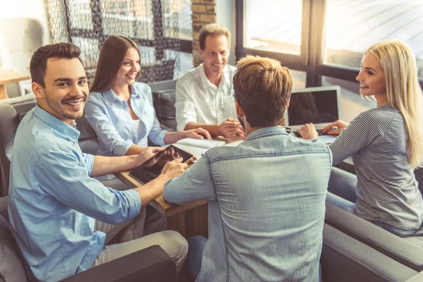 Gente de negocios trabajando — Foto de Stock