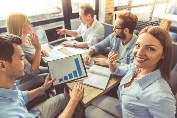 Gente de negocios trabajando — Foto de Stock