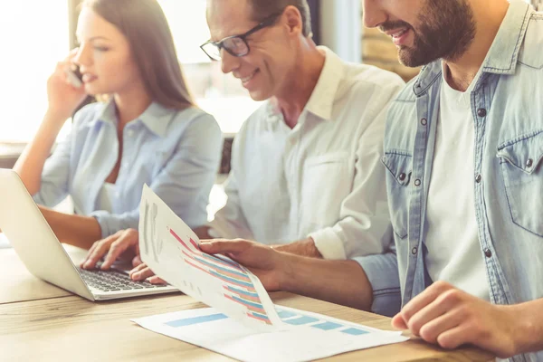 Gente de negocios trabajando —  Fotos de Stock