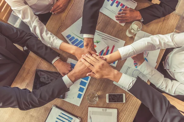 Geschäftsleute auf der Konferenz — Stockfoto