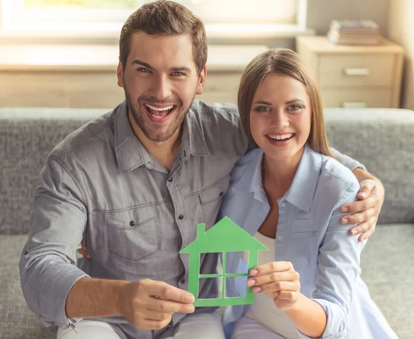 Happy young family — Stock Photo, Image