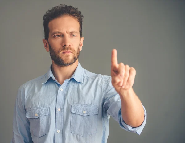 Schöner junger Mann — Stockfoto