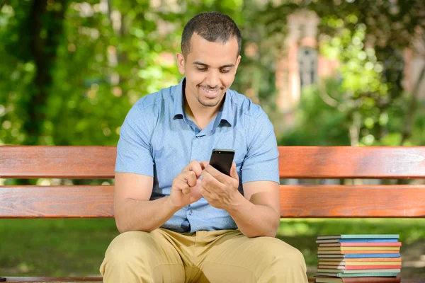 Student im Park — Stockfoto