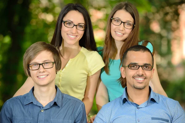 Student im Park — Stockfoto