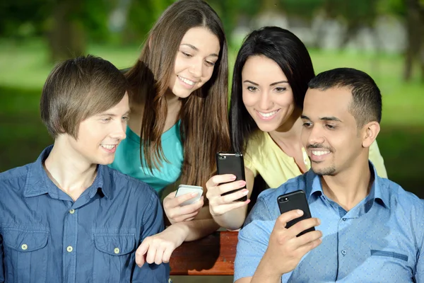 Student im Park — Stockfoto