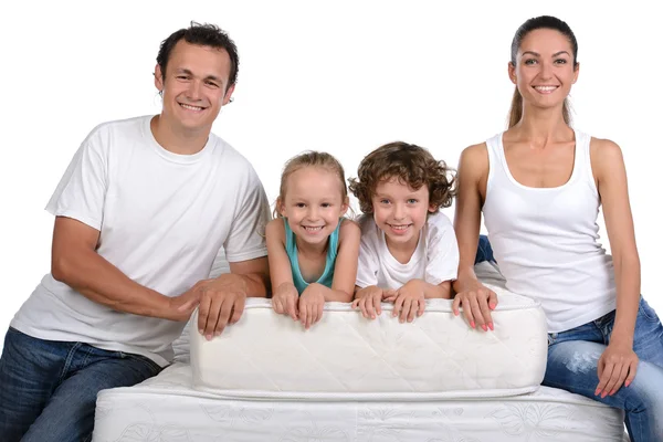 Famiglia e molti materassi — Foto Stock