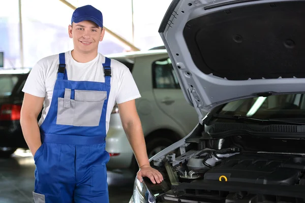 Servicio de coches —  Fotos de Stock