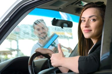 Petrol akaryakıt istasyonu
