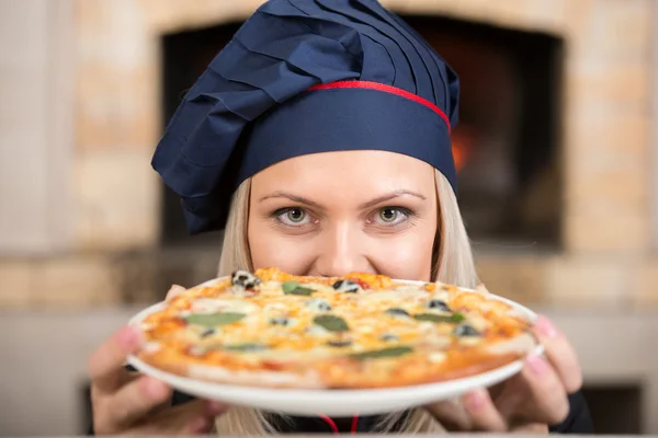 Beautiful Cook Blue Hat Pizza Close — Stock Photo, Image