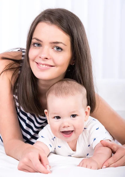 Maminka a děťátko — Stock fotografie