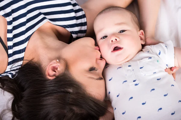 Mom and baby — Stock Photo, Image