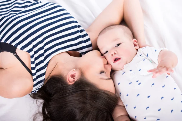 Maman et bébé — Photo