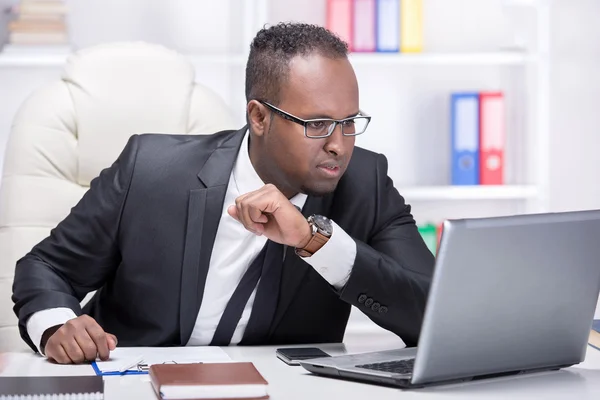 Hombre de negocios negro —  Fotos de Stock