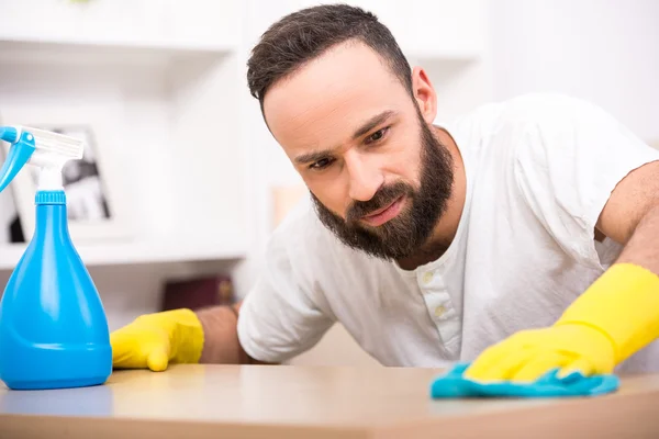 Uomo a casa . — Foto Stock