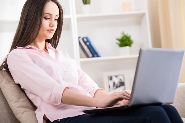 Woman at home — Stock Photo, Image