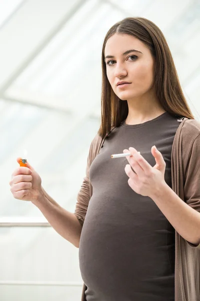 Mujer embarazada. — Foto de Stock