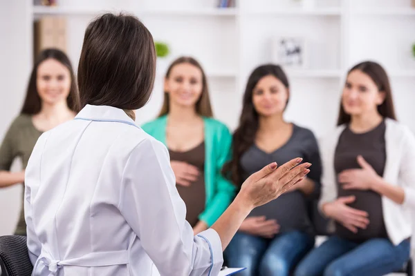 Zwangere vrouwen — Stockfoto