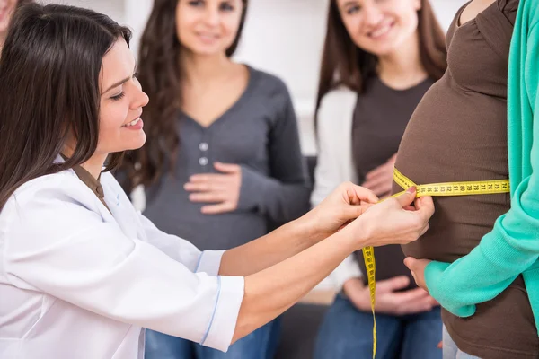 Mujeres embarazadas. — Foto de Stock