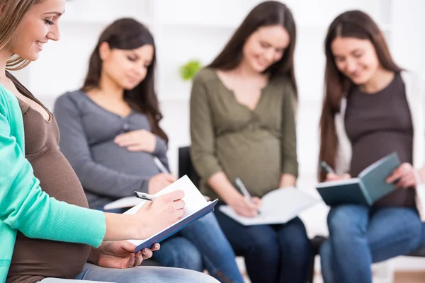 Zwangere vrouwen — Stockfoto