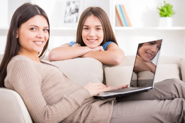 Mother and daughter — Stock Photo, Image