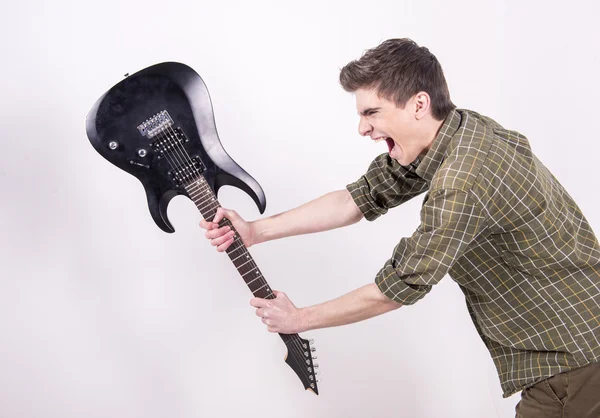 Man med gitarr — Stockfoto