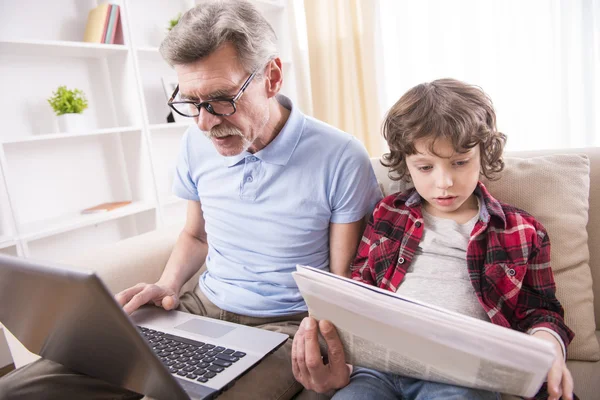 Farfar och sonson — Stockfoto