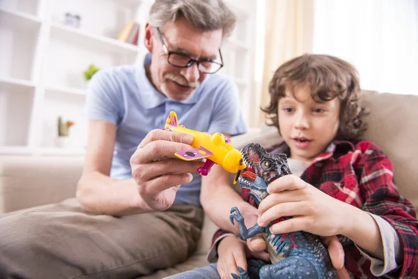 Großvater und Enkel — Stockfoto