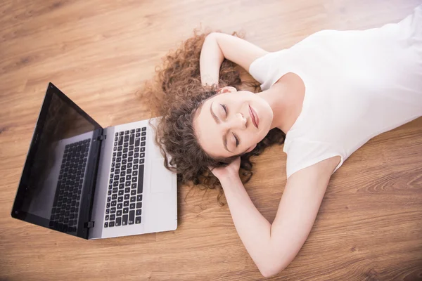 Ragazza a casa — Foto Stock