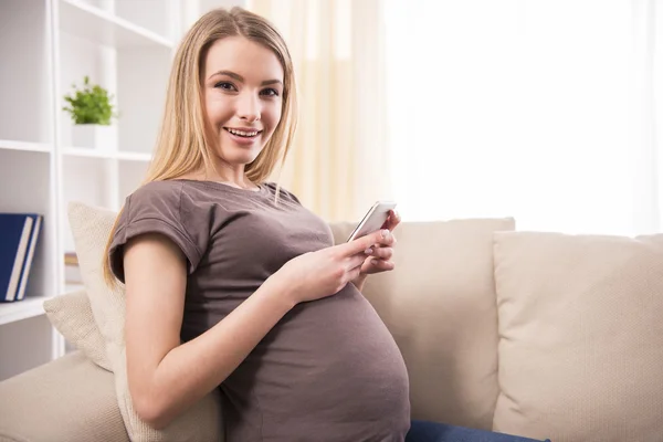 Mujer embarazada. — Foto de Stock