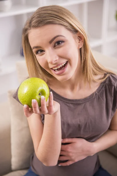 Mujer embarazada. — Foto de Stock