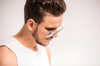 yakışıklı adam