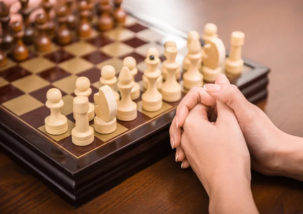 Schach spielen — Stockfoto