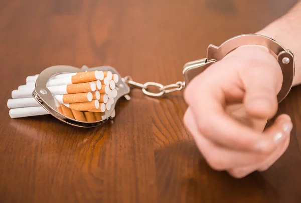 Hands with handcuffs. — Stock Photo, Image