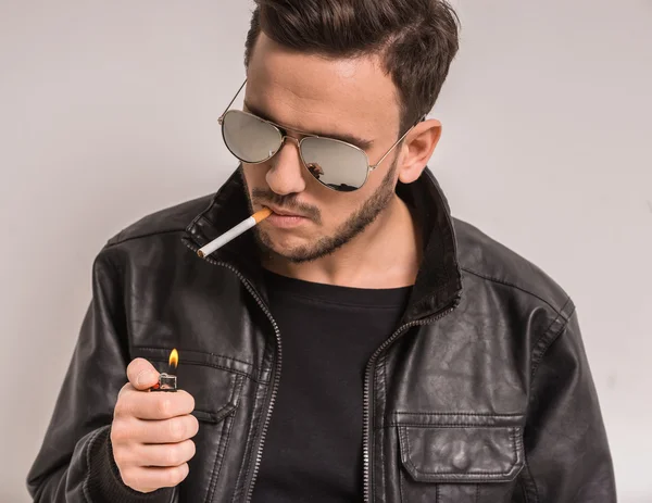 Smoking man — Stock Photo, Image