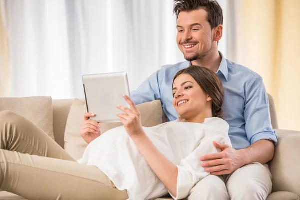 Familia feliz —  Fotos de Stock