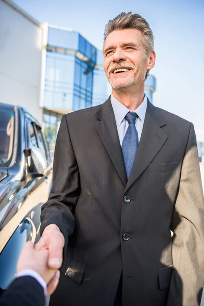 Businesspeople shaking hands — Stock Photo, Image