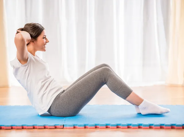 Fitness em casa — Fotografia de Stock