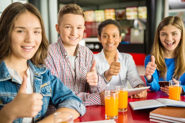 Adolescenti — Foto Stock