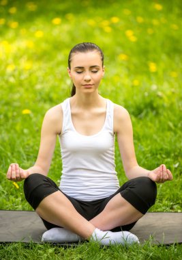 Yoga açık havada