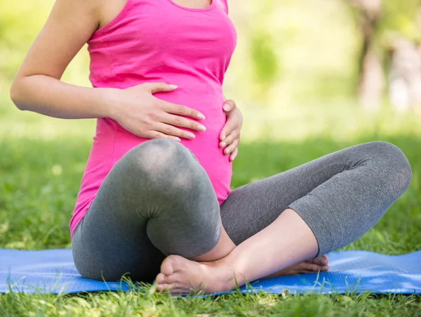 Fitness Embarazada —  Fotos de Stock