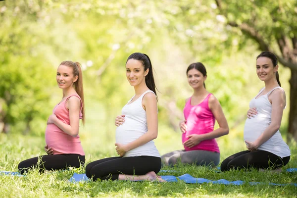 Fitness incinta — Foto Stock