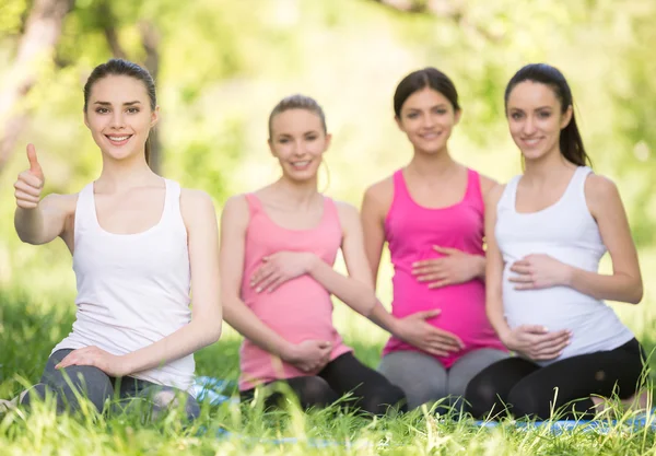 Zwangere fitness — Stockfoto