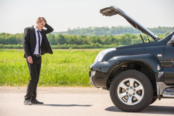 Gebroken auto — Stockfoto