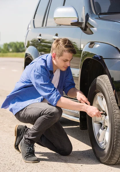 Gebroken auto — Stockfoto