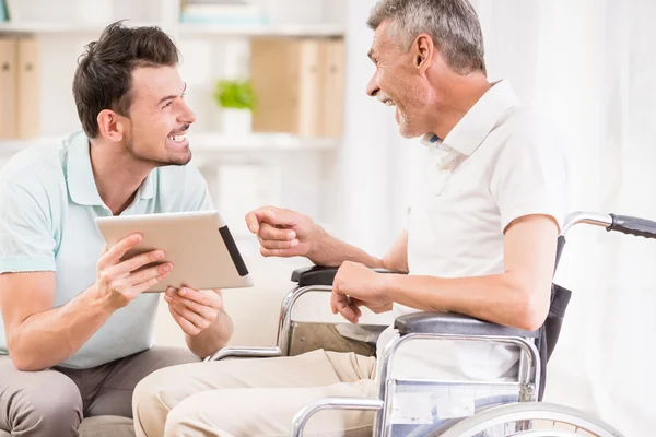 Vieil homme à l'hôpital — Photo