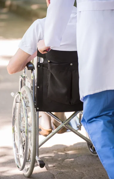 Alter Mann im Krankenhaus — Stockfoto