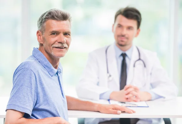 Doctor and patient — Stock Photo, Image