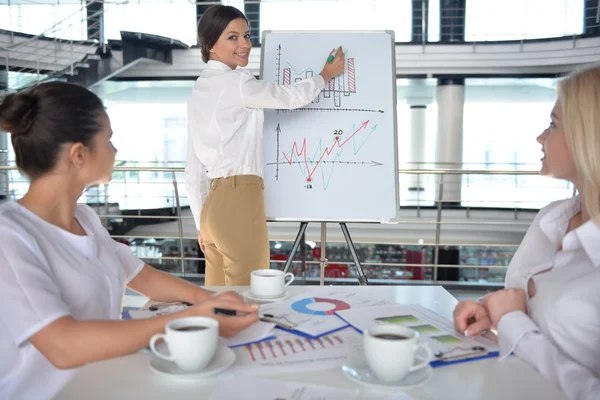 Mujeres en los negocios — Foto de Stock