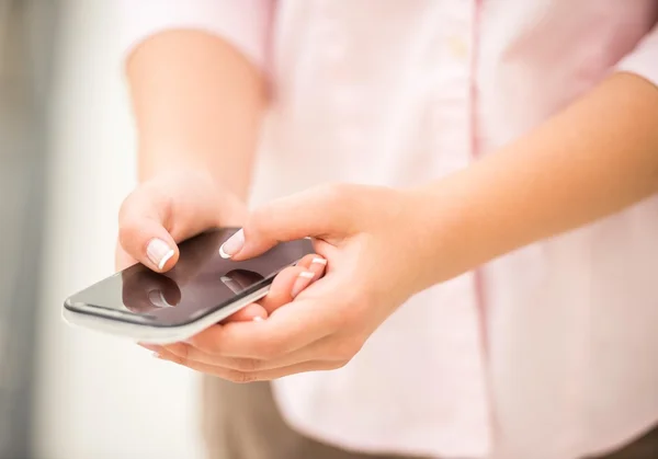 Students with gadgets — Stockfoto