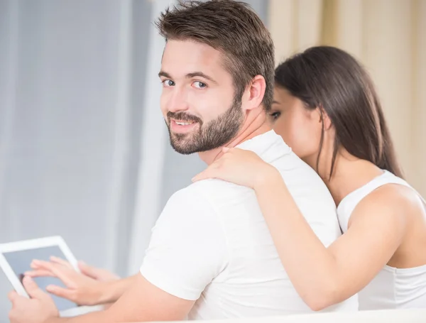 Young couple at home — Stock Photo, Image